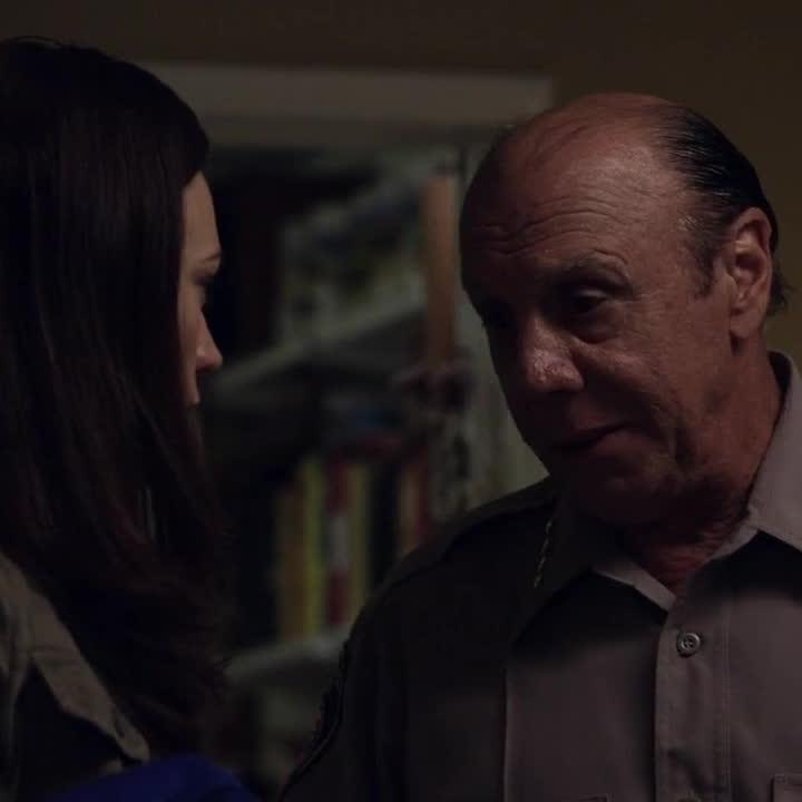 "Τhey're gonnasee her face. l know. Stay with her,all right?" - Sons of