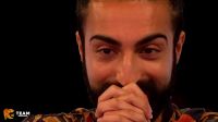 HE HUMS