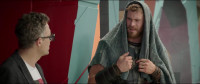 KneelBeg your pardonKneelBefore your queenI don't think so