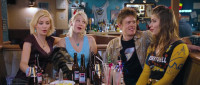 What do you call that Er bottleBottleWhat about this Er strawStrawWhat about this TableTable The same Oh it's the same
