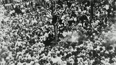 10,000 people
witnessed his lynching. - Sound of the Police