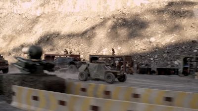 14K pulls past Frankenstein and crosses the finish line - Death Race: Inferno