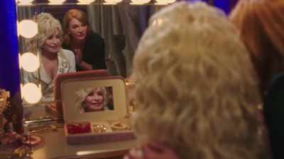 15 minutes to showtime, 15 minutes. - Dolly Parton's Mountain Magic Christmas