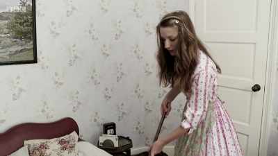 15-year-old Ros and big sister, Miranda, were expected to - Back in Time for Dinner