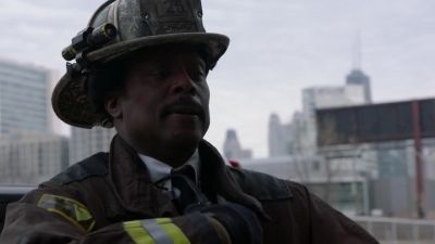- 18.
- Casey, get out of there! - Chicago Fire