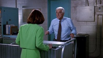 2 1 Let's get out - The Naked Gun 2½: The Smell of Fear