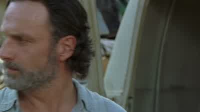 20. I keep the cat. - The Walking Dead