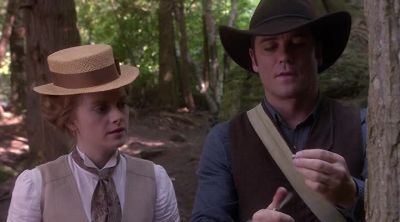 - .32 calibre.
- As we suspected. - Murdoch Mysteries