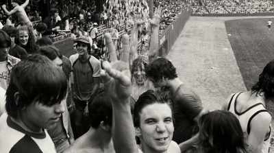 - 50,000 people, - The Bee Gees: How Can You Mend a Broken Heart
