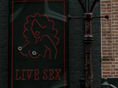 74 Oudezijds Achterburgwal,
ground floor. - Occupied City