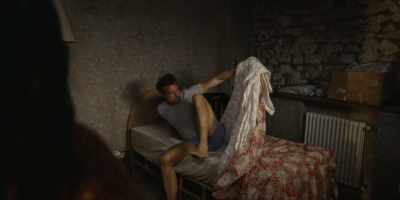 -8:30.
-[Eric groans] - La Dolce Villa