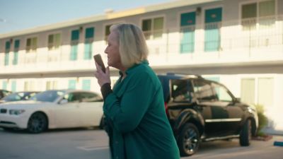 - 911. - What's your emergency? - Road Trip Hostage