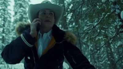 '911. What's your emergency?' - Wynonna Earp: Vengeance