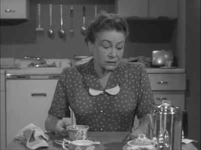 98 pounds. - Alfred Hitchcock Presents