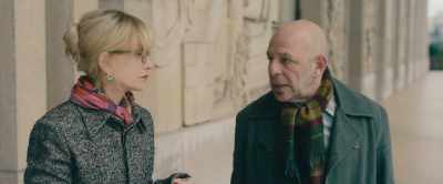 - A bag man?
- Yeah, and that's not all. - La Syndicaliste