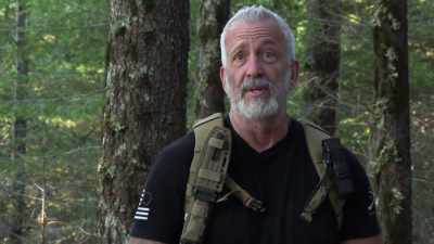 A bear can't grab one rock
and hit another rock with it. - Expedition Bigfoot