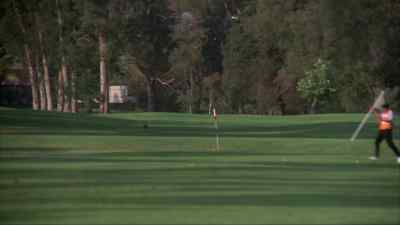 A beautiful shot.
He's right out there
with Mr. Casper. - Now You See Him, Now You Don't