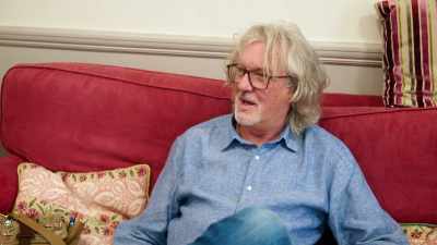 A bit like the French do
at Arc de Triomphe, - James May and the Dull Men