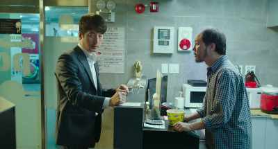 A bomb threat was posted - Hitman: Agent Jun