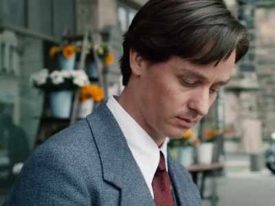 - A charitable gift perhaps?
- Thank you. - Fabian: Going to the Dogs