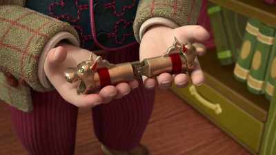 A Chinese finger trap. - The Adventures of Paddington