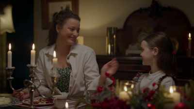 -A Christmas surprise.
-[laughter] - Mistletoe Ranch