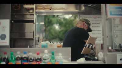 A classic New York hot dog, - Street Food: USA