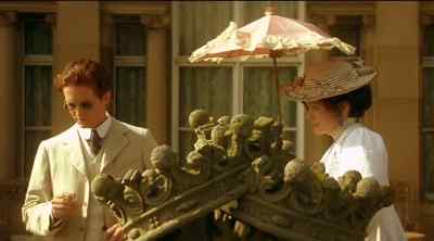 A clever woman would know when to play her cards right - The House of Mirth