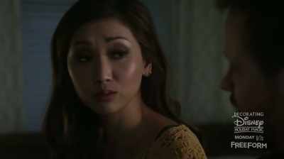 A con artist?
- [snickers] - Angry Angel