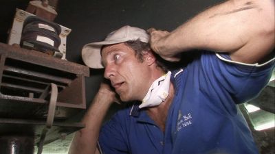 >> A COUPLE SECONDS IT'S GOING - Dirty Jobs