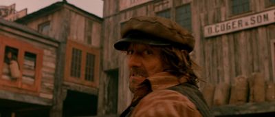 A crowd is here and are going to destroy the station - Gangs of New York