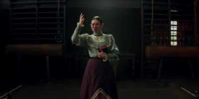 A crown of thorns - Picnic at Hanging Rock