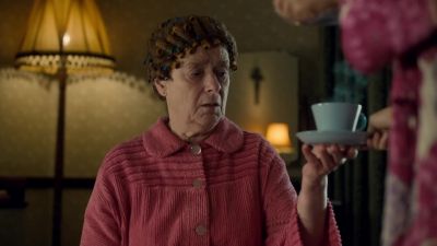 A cup of tea for you. - Call the Midwife