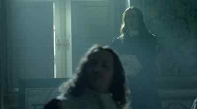              A dance? - Versailles