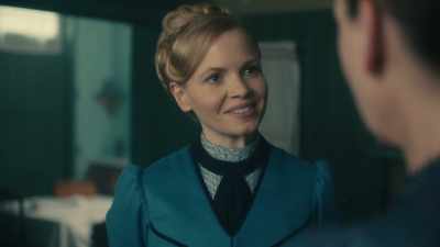 A DEBT COLLECTOR, IF YOU WILL. - Miss Scarlet and the Duke