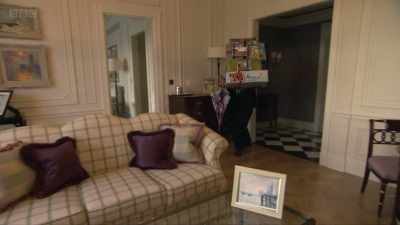 A decade later, Waldemar Januszczak
used his uniquely direct hands-on - Art on the BBC