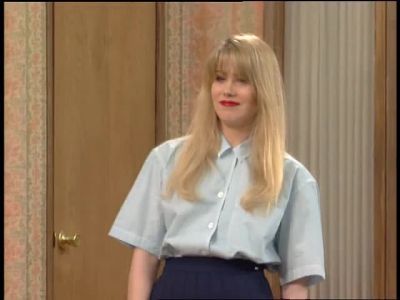 A fat woman comes to the gate today - Married... with Children