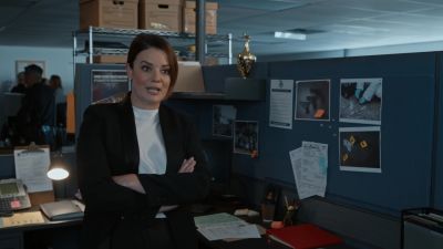 A fingerprint...
on his own personal knife? - Aurora Teagarden Mysteries: Death at the Diner