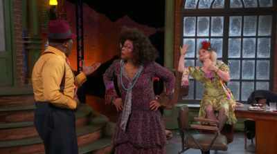 - A five, Aggie?
- Oh, God. - Annie Live!