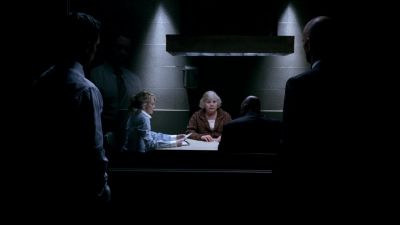 A fragile woman
pushed to her death. - Cold Case