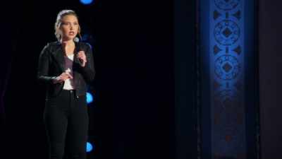 A friend told me that she thinks
the perfect relationship - Taylor Tomlinson: Quarter-Life Crisis