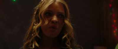 A girl killed herself - #AMFAD: All My Friends Are Dead