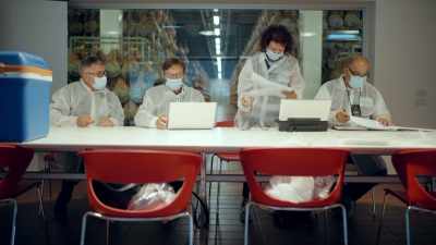 A huge operation
by the fraud squad - Stanley Tucci: Searching for Italy