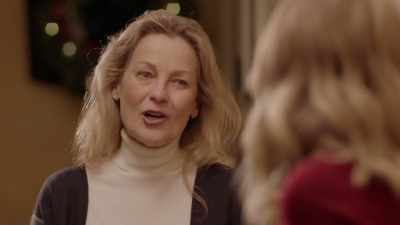 - A job can't give you that,
sweetie. - Toying with the Holidays