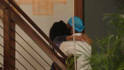 -A kiss with.
-Hmm. - FBoy Island
