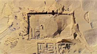 A large tomb in the right location - Tutankhamun: Secrets of the Tomb