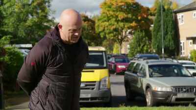 A lavender sunfire albino...
Albino tiger reticulated python. - Britain's Tiger Kings - On the Trail with Ross Kemp