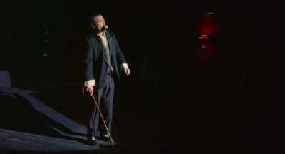 A light so astounding
that it opens up - Cabaret Maxime