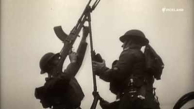 A lighter,
quicker firing Lewis gun, - Guns That Changed The Game
