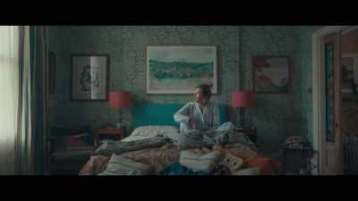 ["A Little Respect" playing] - Bridget Jones: Mad About the Boy